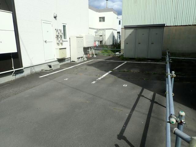 駐車場　駐車場