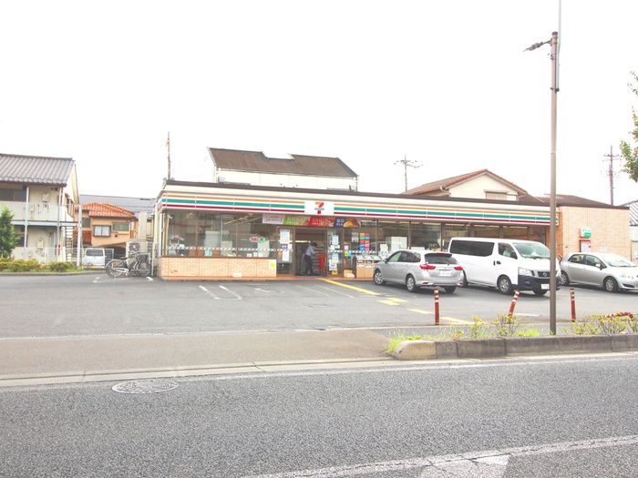 コンビニ　セブンイレブン（コンビニ）まで400m