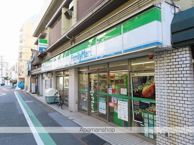 コンビニ　ファミリーマート（コンビニ）まで732m