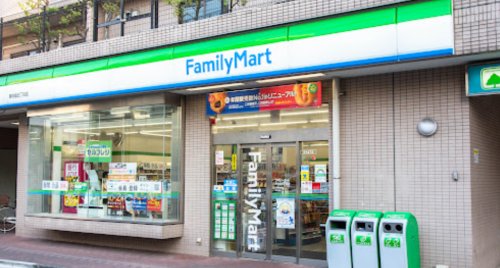 コンビニ　ファミリーマート 東向島五丁目店（コンビニ）まで412m