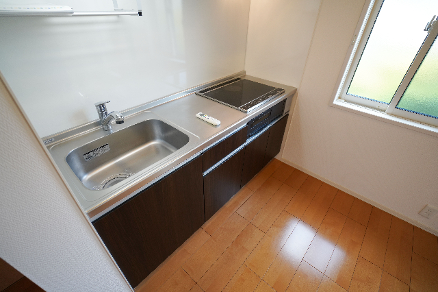 キッチン　同じ建物の別なお部屋