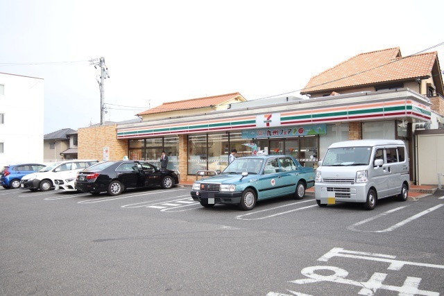 コンビニ　セブン-イレブン 名古屋平和が丘４丁目店（コンビニ）まで600m