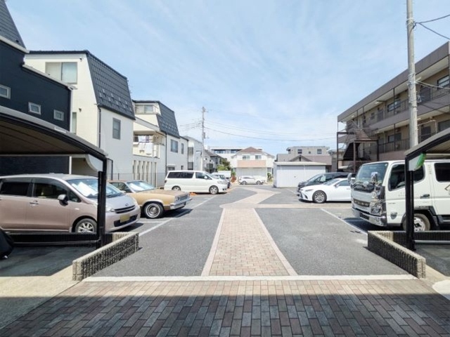 駐車場　駐車場