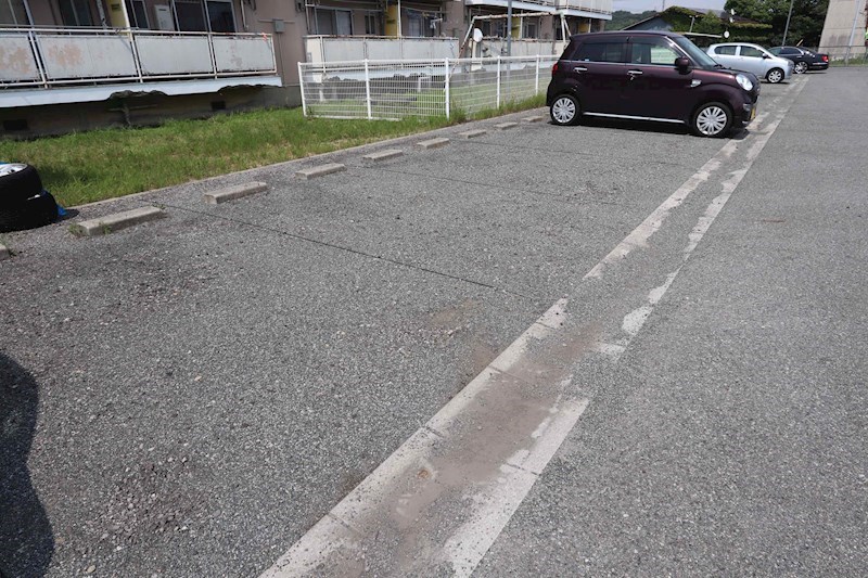 駐車場　写真は別室