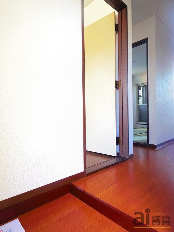 フラットフォーの玄関写真