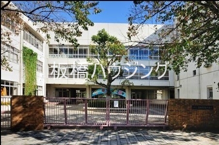 小学校　板橋区立志村第五小学校（小学校）まで377m