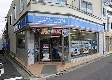 コンビニ　ローソン東北沢駅前店（コンビニ）まで220m