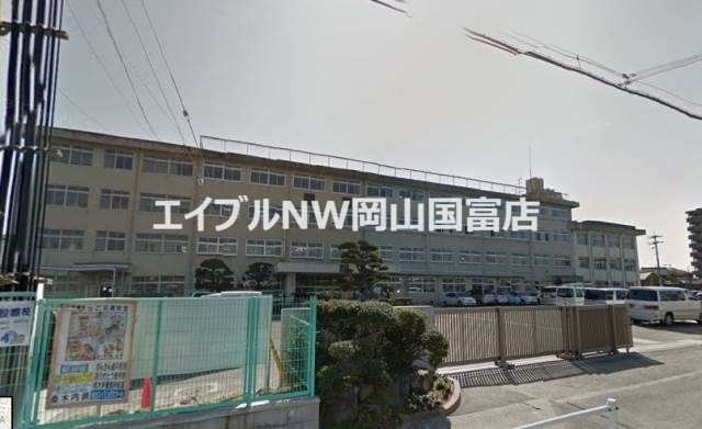 小学校　岡山市立幡多小学校（小学校）まで922m