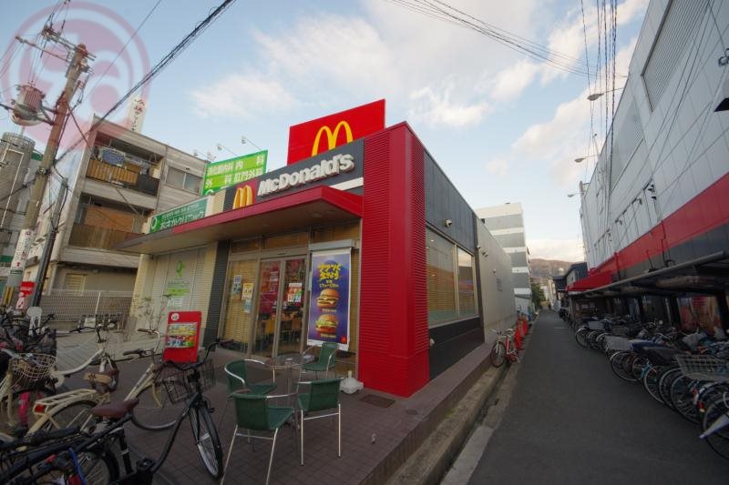 飲食店　マクドナルド近鉄東花園駅前店（飲食店）まで130m