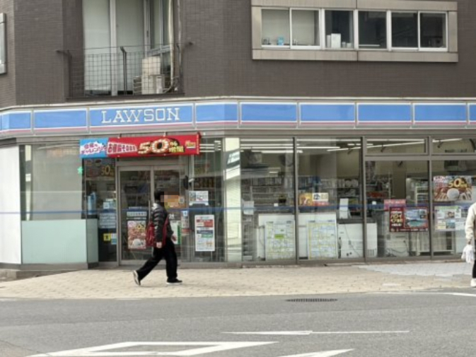 コンビニ　ローソン 日本橋四丁目店（コンビニ）まで126m
