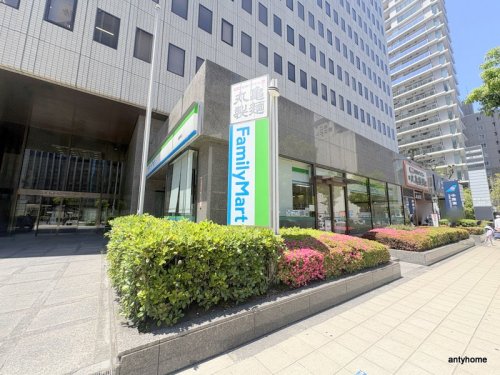 コンビニ　ファミリーマート 信濃橋店（コンビニ）まで112m
