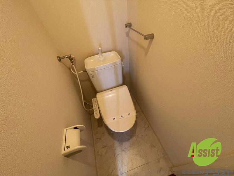 トイレ　こちらはトイレです。清潔感があり、安心して使用できます。