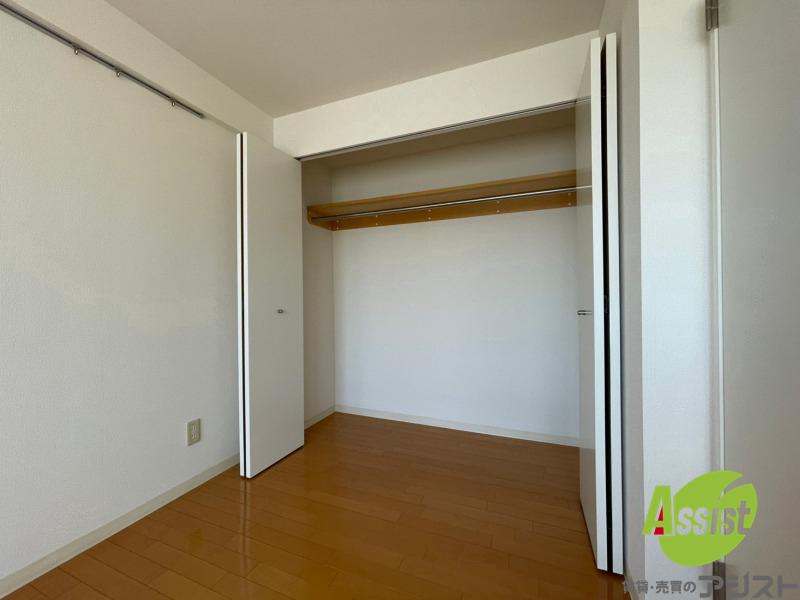 収納　寝室の収納です。部屋がすっきり片付きます。