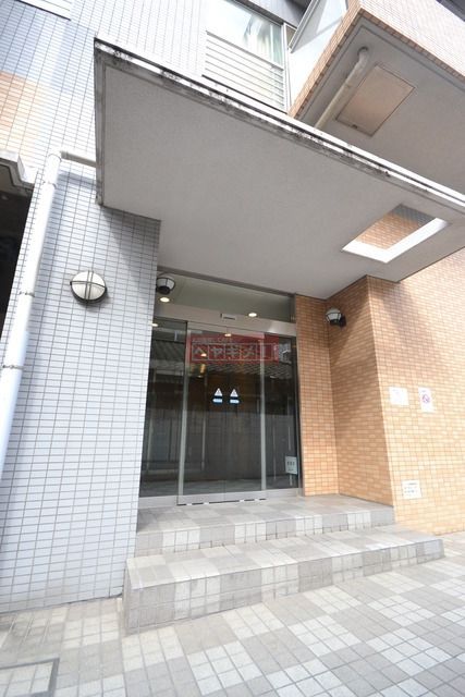 エントランス　同建物参考写真
