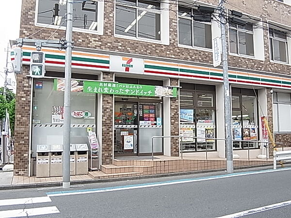 コンビニ　セブン-イレブン 足立４丁目店（コンビニ）まで852m