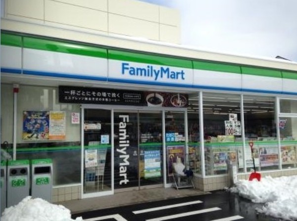 コンビニ　ファミリーマート 杉並永福四丁目店（コンビニ）まで332m