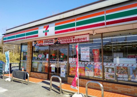 コンビニ　セブン－イレブン　水口町松尾店（コンビニ）まで1900m