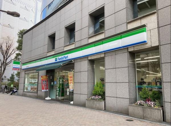 コンビニ　ファミリーマート初台交差点前店（コンビニ）まで285m