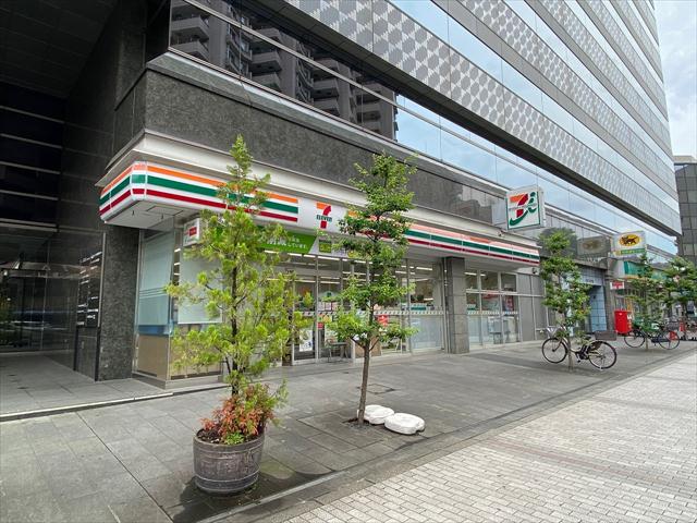 コンビニ　セブンイレブン（コンビニ）まで529m