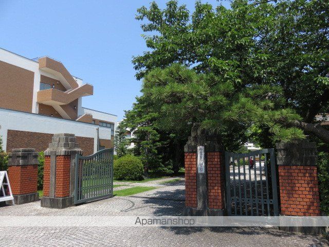 高校・高専　西遠女子学園（高校・高専）まで261m