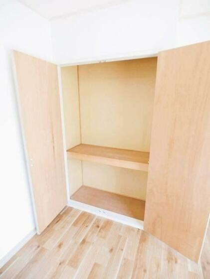 収納　たっぷり入る収納あり