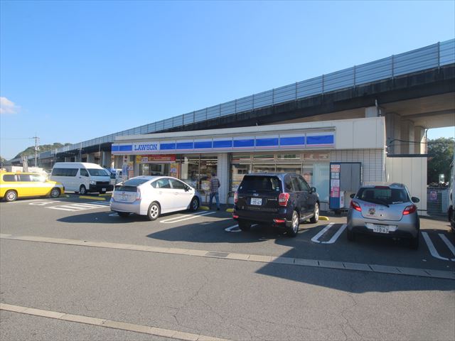 コンビニ　ローソン東広島高屋町桧山店（コンビニ）まで387m