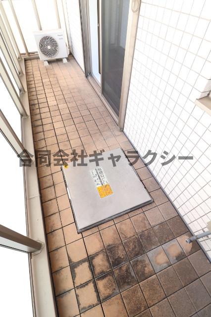 バルコニー　明るいバルコニーです