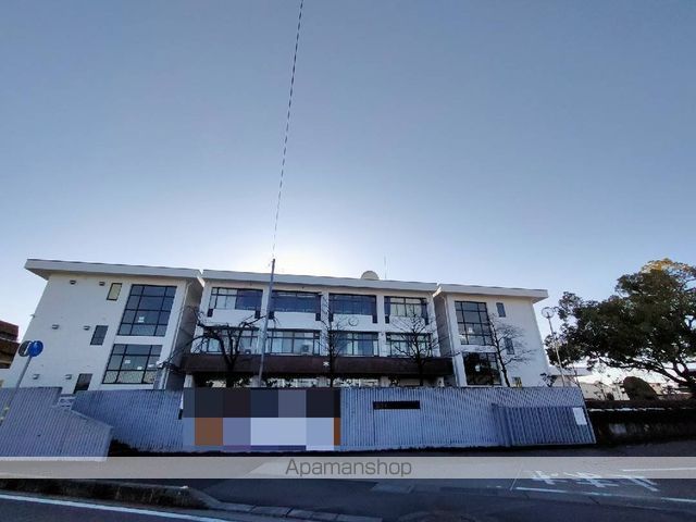 中学校　古河市立古河第三中学校（中学校）まで844m