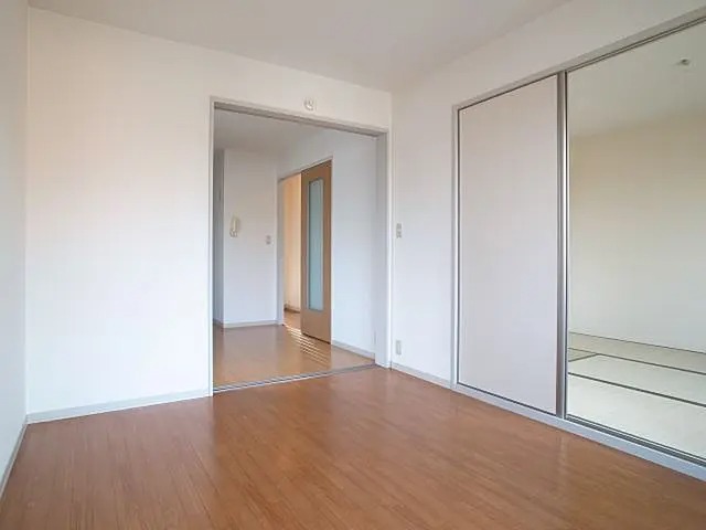 その他部屋・スペース　洋室の広々としています！