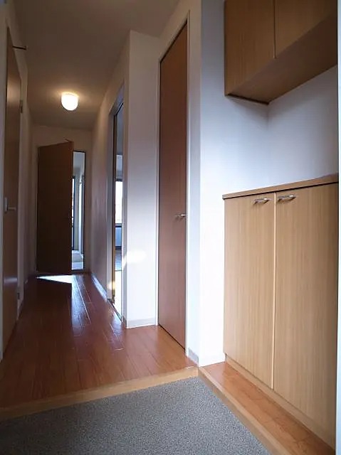 玄関　明るい玄関でお出迎えできそうですね