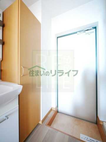 玄関　TRADIS NIPPORI E