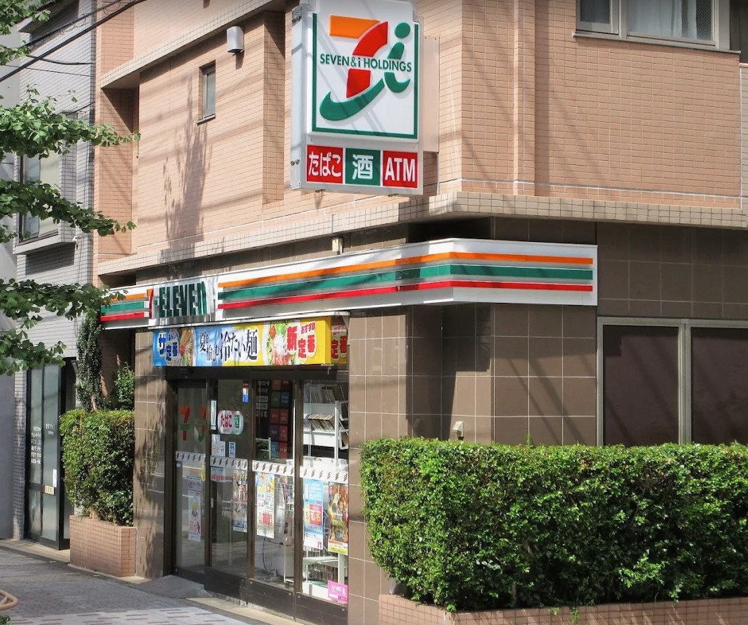 コンビニ　セブンイレブン新宿山吹町店（コンビニ）まで179m