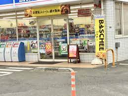 コンビニ　ローソン 舎人一丁目店（コンビニ）まで621m