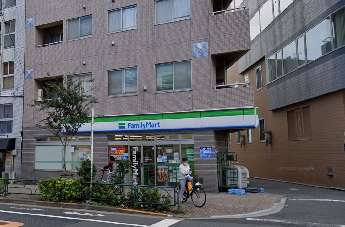 コンビニ　ファミリーマート渋谷本町（コンビニ）まで464m