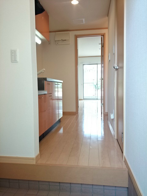 玄関　玄関にはシューズボックスが付いています。