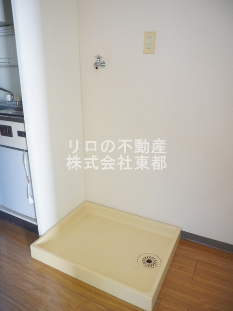 その他　水漏れの心配がない防水パン付きの洗濯機置き場です