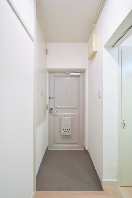 UR中登美第三の玄関写真