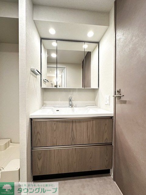 洗面設備　※写真は同タイプ住戸です。