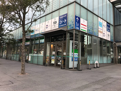 コンビニ　ファミリーマート晴海フロント店（コンビニ）まで264m