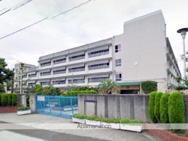 中学校　茨木市立北中学校（中学校）まで998m