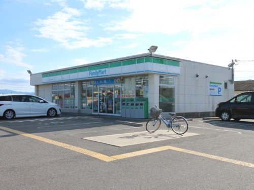 コンビニ　ファミリーマート大和郡山外川町店（コンビニ）まで1302m