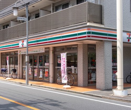 コンビニ　セブンイレブン 練馬春日町1丁目店（コンビニ）まで353m