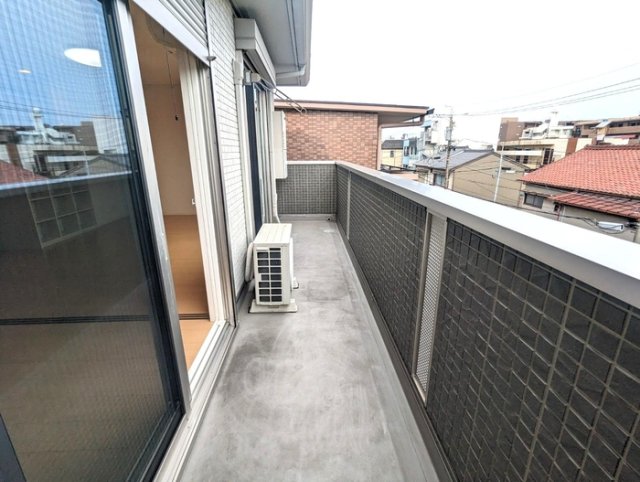 バルコニー　※別号室の参考写真です