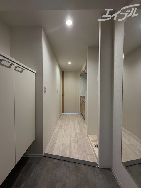 地下鉄御堂筋線 中津駅 徒歩12分 15階建 築1年の玄関写真