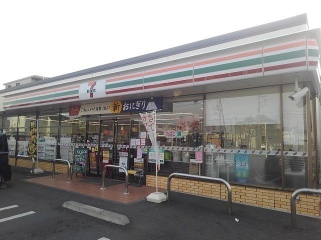 コンビニ　セブンイレブン（コンビニ）まで100m