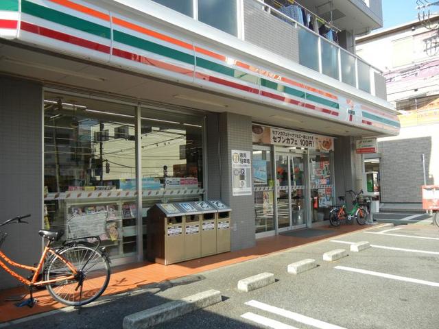 コンビニ　セブンイレブン蓮根店（コンビニ）まで135m