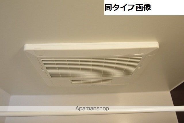 ＪＲ福知山線 中山寺駅 徒歩16分 3階建 築2年の風呂写真
