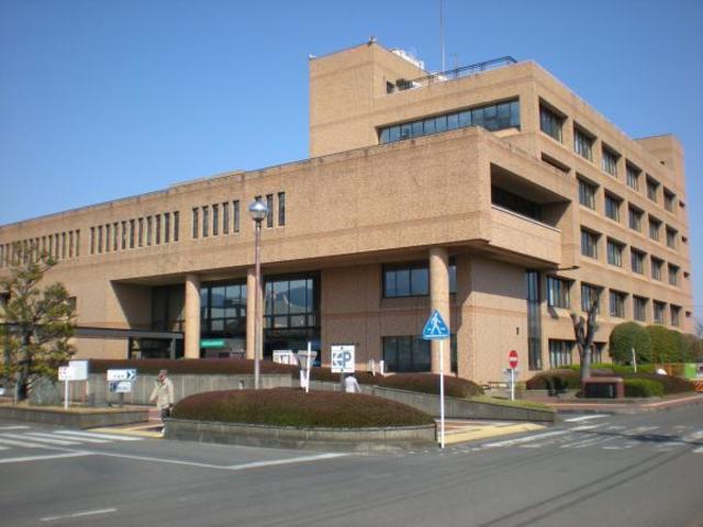 役所　伊勢原市役所（役所）まで374m