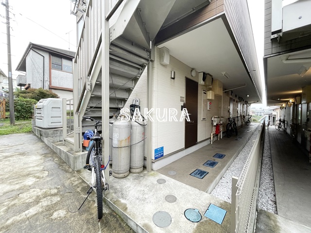 エントランス　お洒落な建物デザイン♪