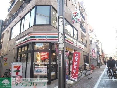 コンビニ　セブンイレブン（コンビニ）まで300m